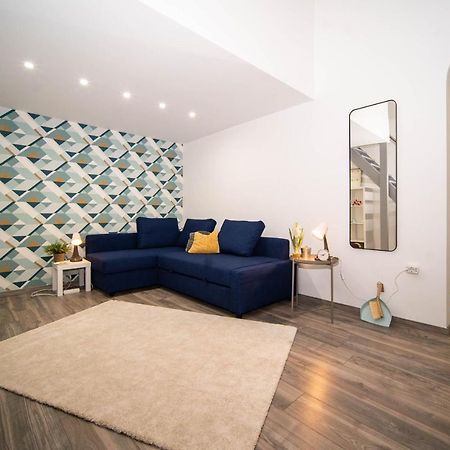 Free Parking! Linden Apartment, Ac, Smart Tv, Wifi Budapest Bagian luar foto