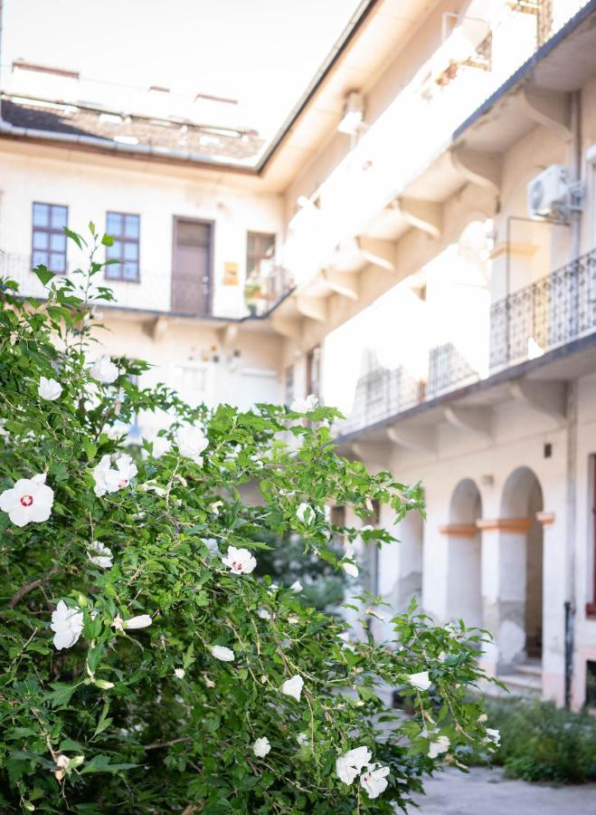 Free Parking! Linden Apartment, Ac, Smart Tv, Wifi Budapest Bagian luar foto