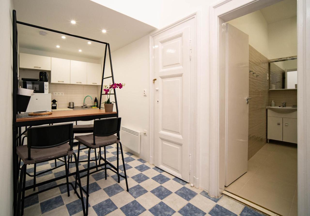 Free Parking! Linden Apartment, Ac, Smart Tv, Wifi Budapest Bagian luar foto